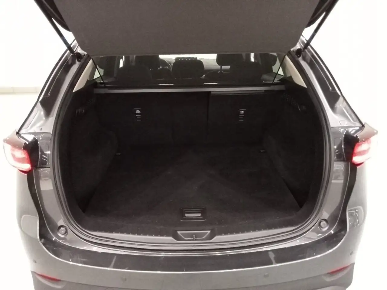 Mazda CX-5 CX5 e-SKYACTIV G MHEV 2.0 121KW 165CV MT 2WD CENTE — Vehicle gallery 14