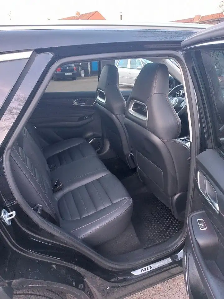 MG HS 1,5i Luxury Aut Klima Leder Navi PDC LMF18"BC — Galería del vehículo 10