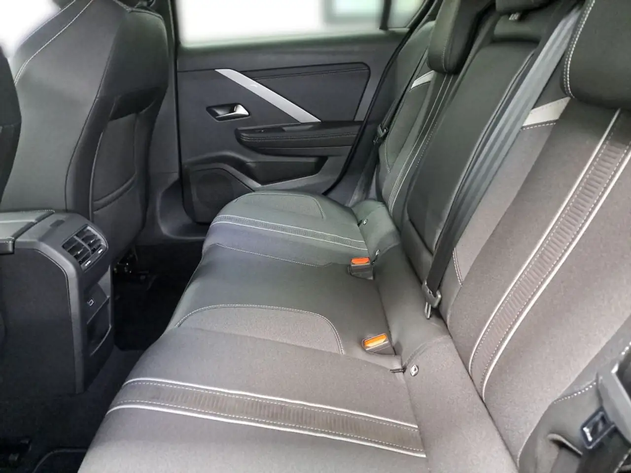 Opel Astra 1.2 Turbo Automatik GS 360° NAVI SHZ ACC LED — Vehicle gallery 19