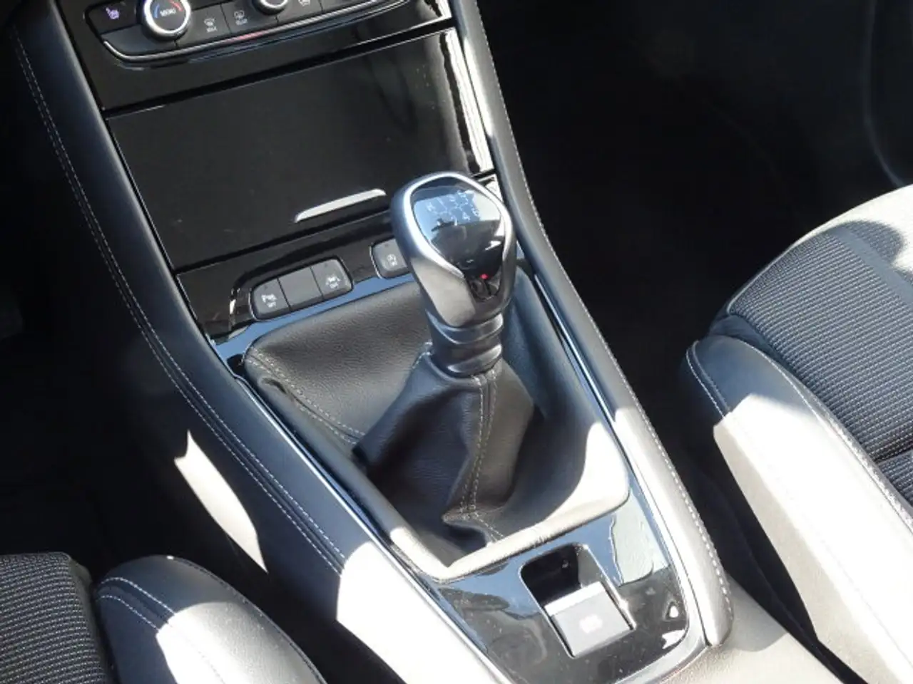 Opel Grandland Grandland (X) 1.2 Turbo GS Line Kamera/PDC/DAB LED — Galería del vehículo 20