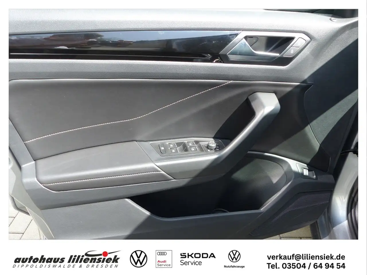 Volkswagen T-Roc 1.5 TSI DSG R-Line ACC/KEYLESS/KAMERA — Vehicle gallery 12