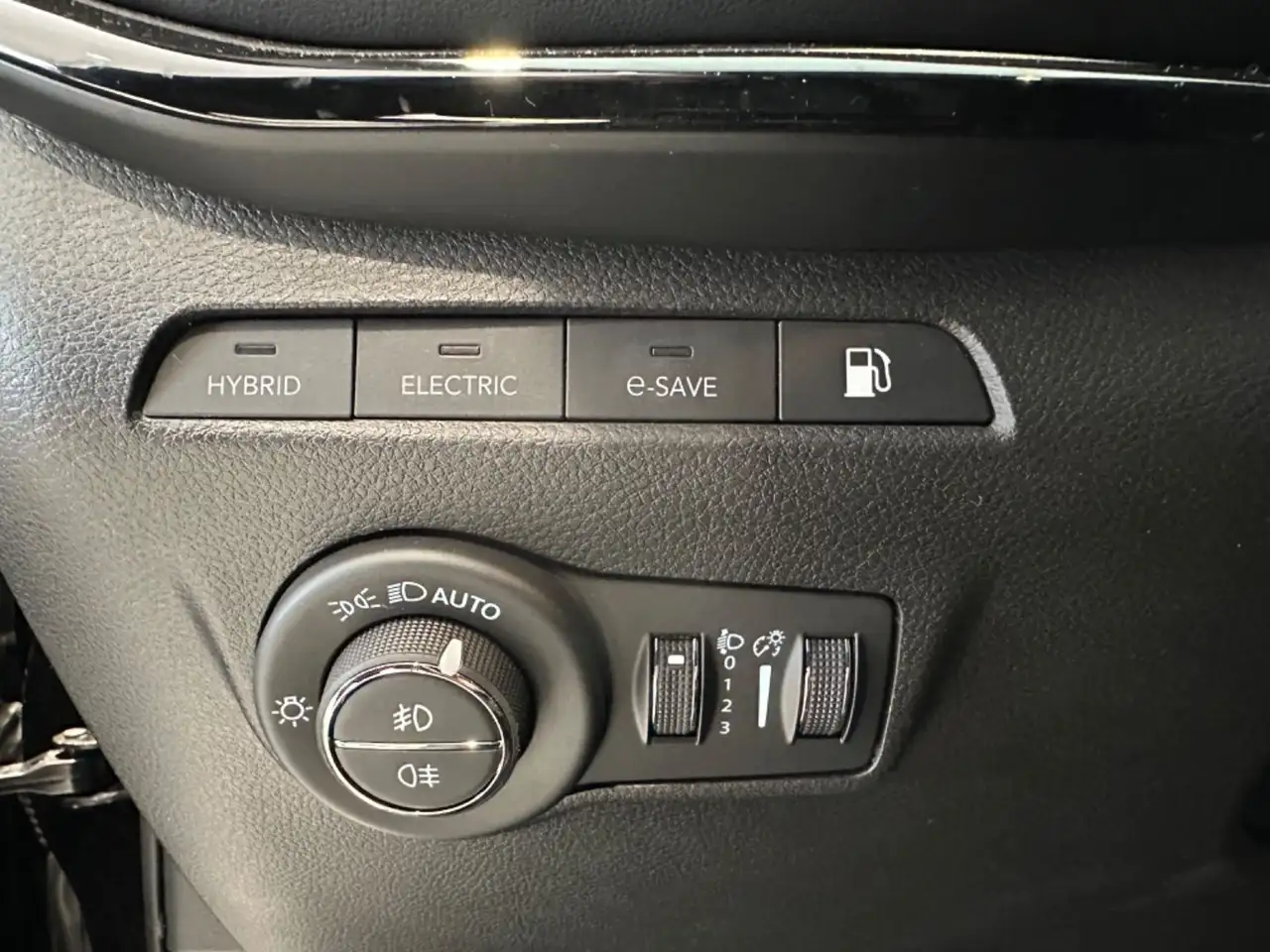 Jeep Compass Summit Plug-In Hybrid 4xe — Galerie du véhicule 12