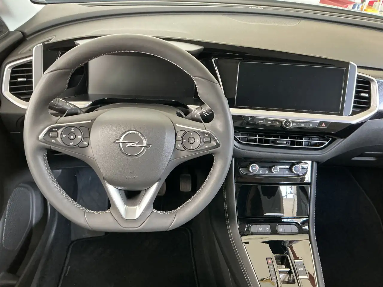 Opel Grandland 1.2 Kamera,PDC,Lenk+Sitzhzg.,CarPlay, — Galería del vehículo 11