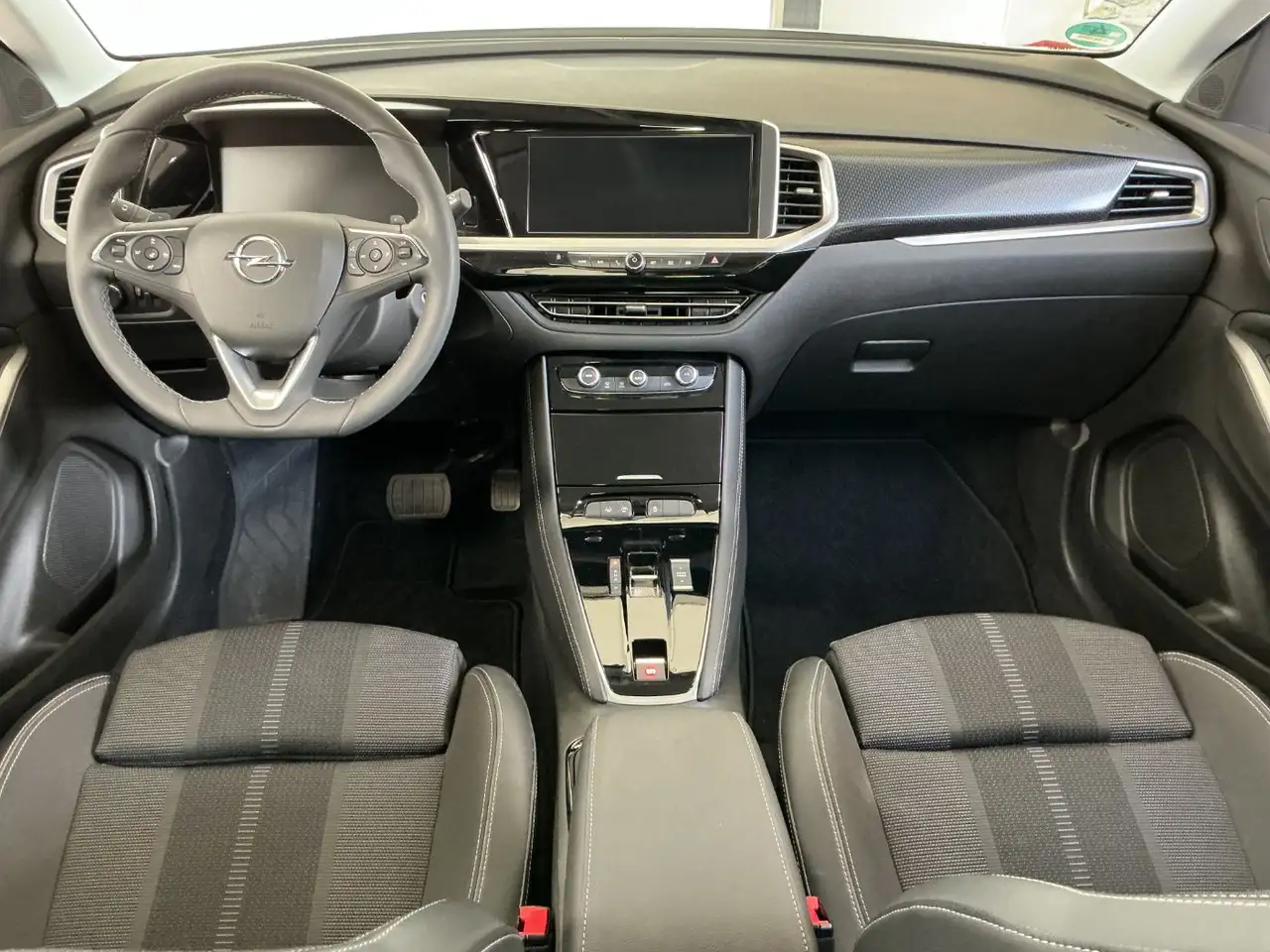 Opel Grandland 1.2 Kamera,PDC,Lenk+Sitzhzg.,CarPlay, — Galería del vehículo 9
