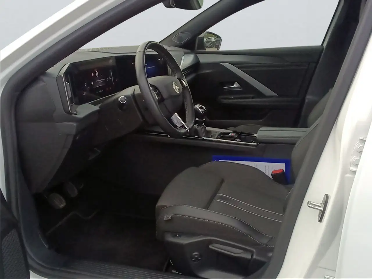 Opel Astra L Sports Tourer 1.2 GS PDC SHZ LED — Vehicle gallery 4