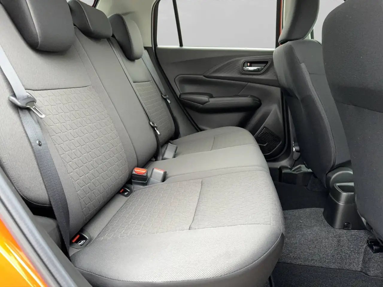 Suzuki Swift NEW SWIFT COMFORT+ 1.2 HYBRID+NAVI+ACC+SHZ+ — Galería del vehículo 17