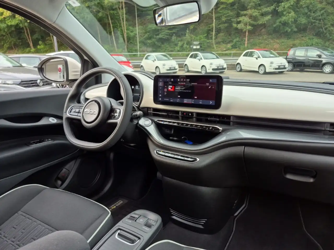 Fiat 500e Sitzheizung Rückfahrkam LM Klima PDC Bluetooth — Galería del vehículo 8