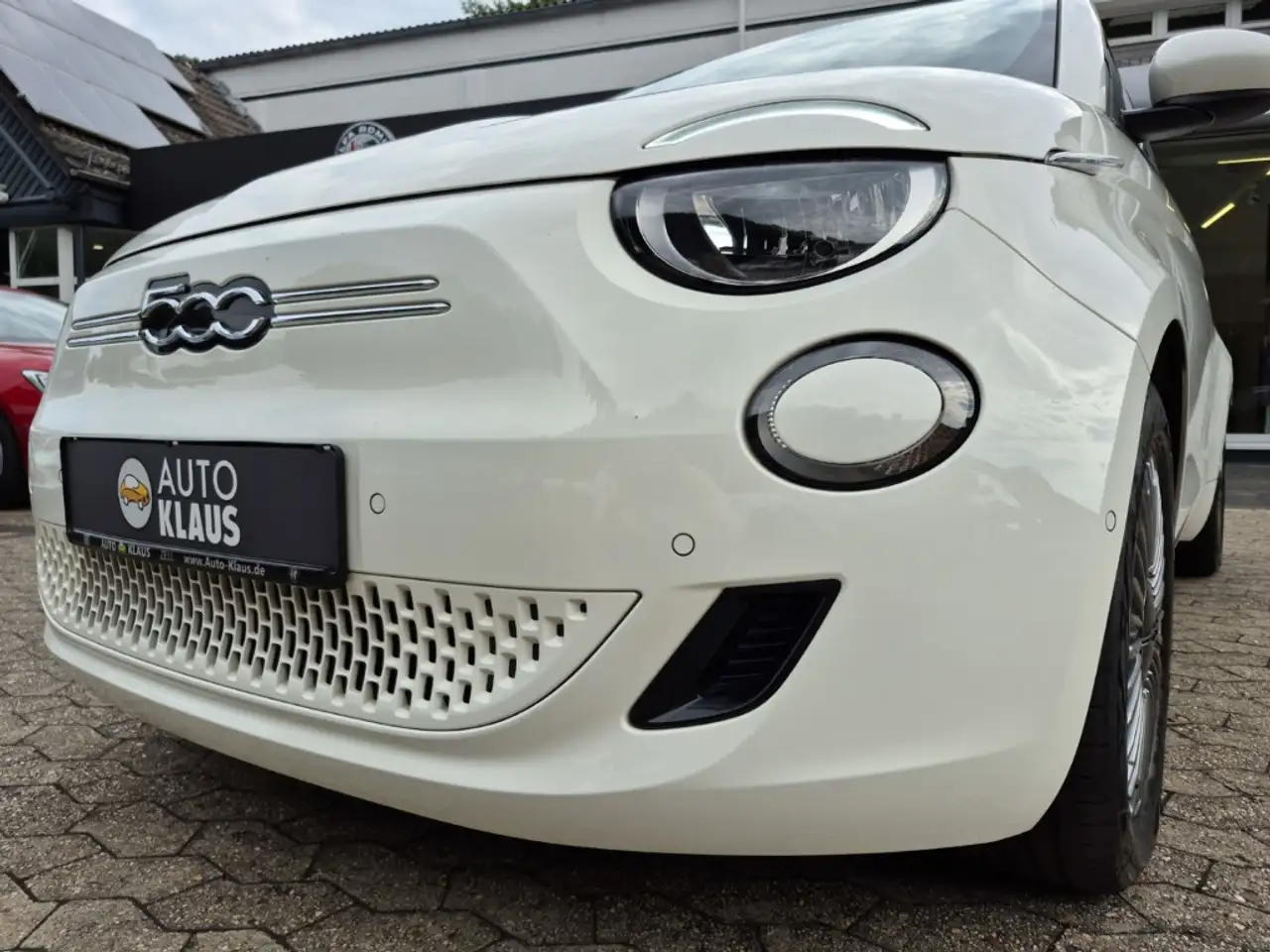 Fiat 500e Sitzheizung Rückfahrkam LM Klima PDC Bluetooth — Galería del vehículo 6