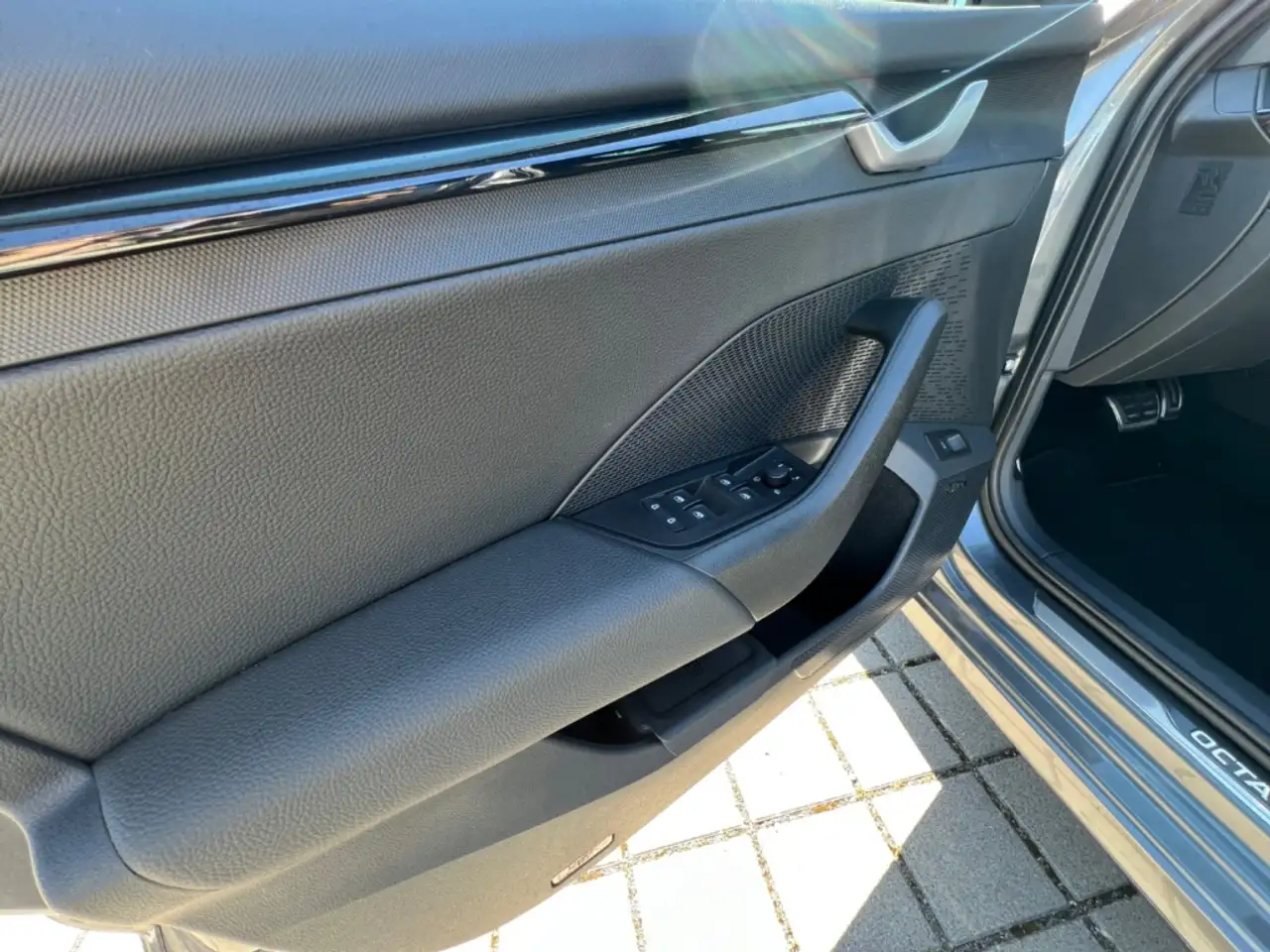 Skoda Octavia RS 2.0 TSI 195 kW ''Beheizbare Frontscheibe''Ambie — Galerie du véhicule 8