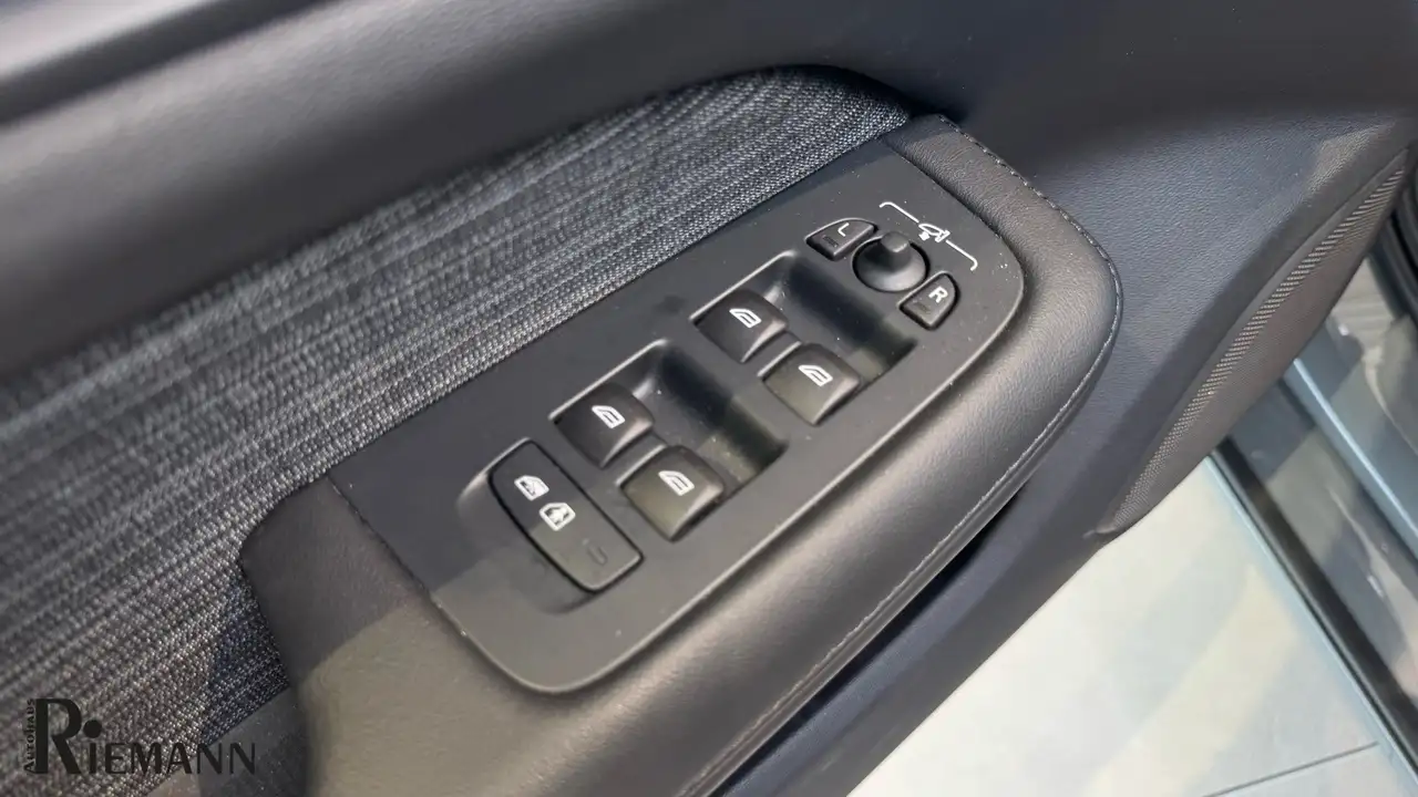 Volvo V60 B3 Benzin Core + Driver Awareness-Paket — Galería del vehículo 20