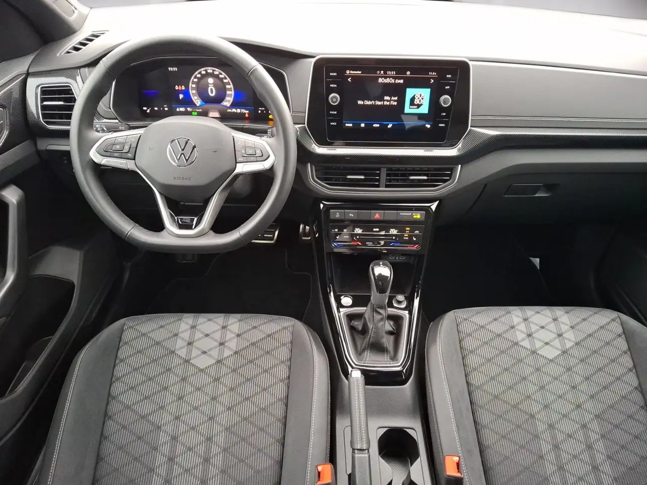 Volkswagen T-Cross R-Line 1.0l DSG Beats Kamera Matrix — Vehicle gallery 14