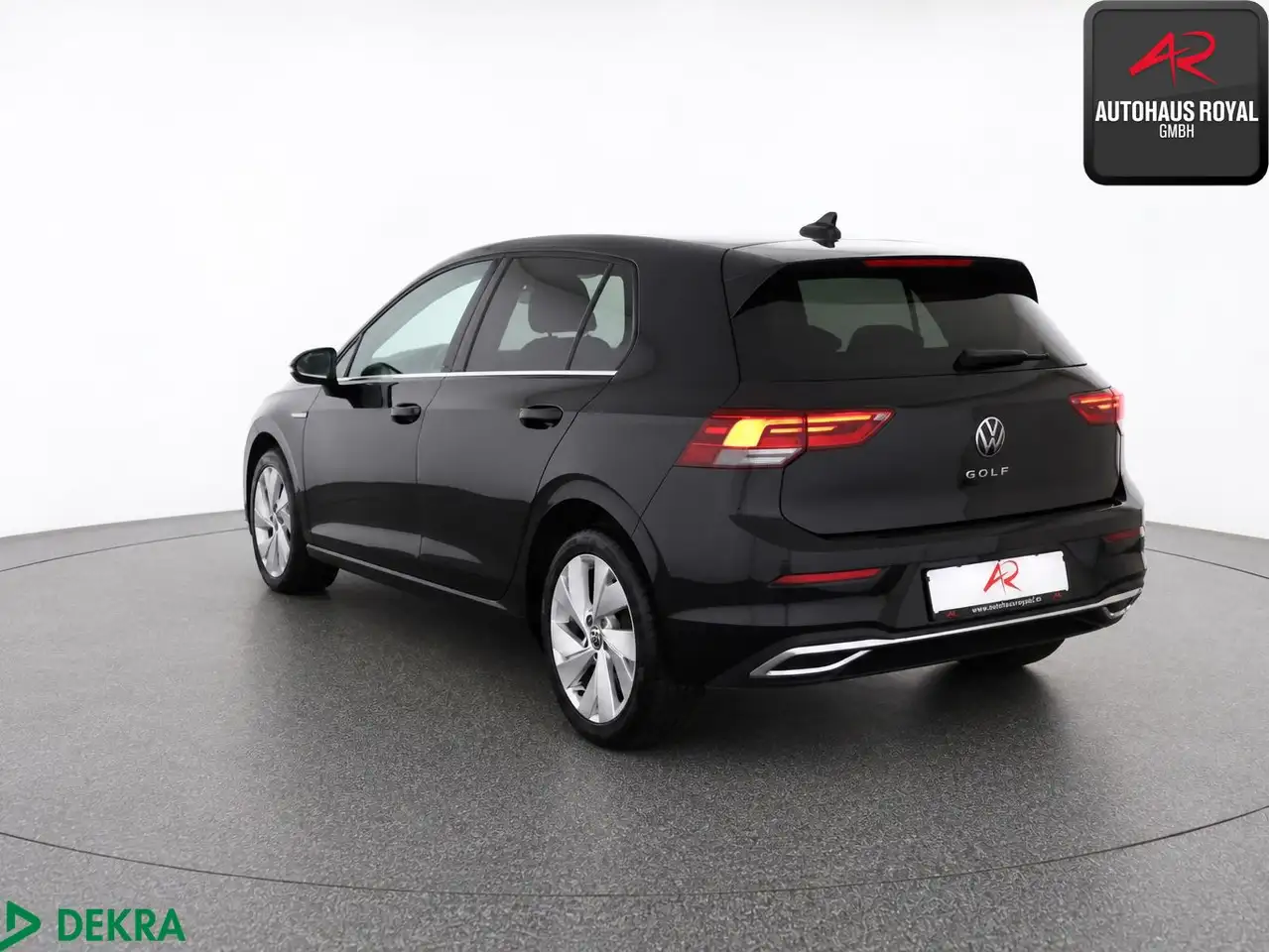 Volkswagen Golf VIII 1.5 TSI STYLE KAMERA,MASSAGE,ACC,LED+ — معرض صور السيارة 3