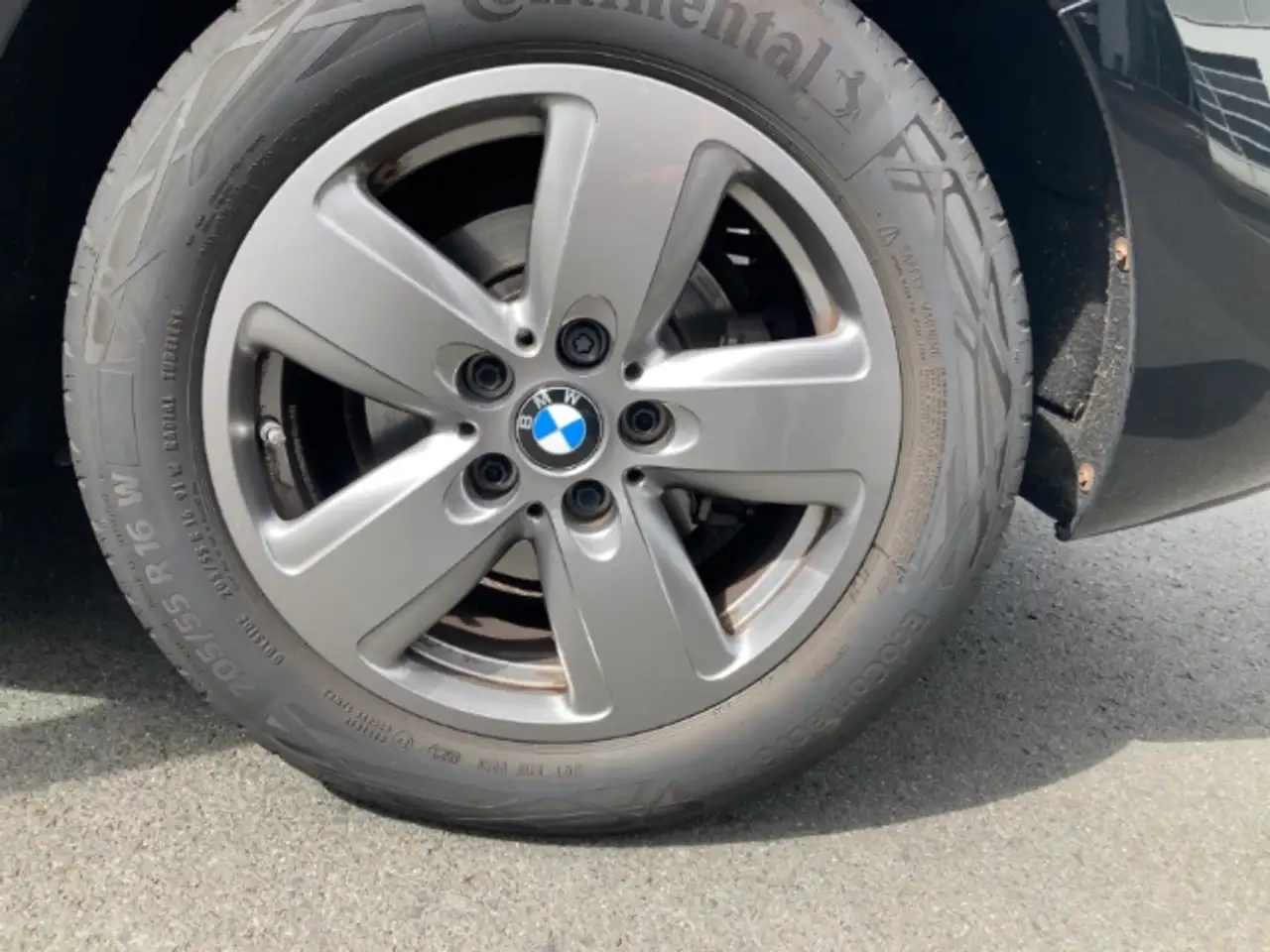 BMW 116 i 5-Türer Navi SHZ ParkAssist DigitalCockpit LED 2 — Galería del vehículo 13