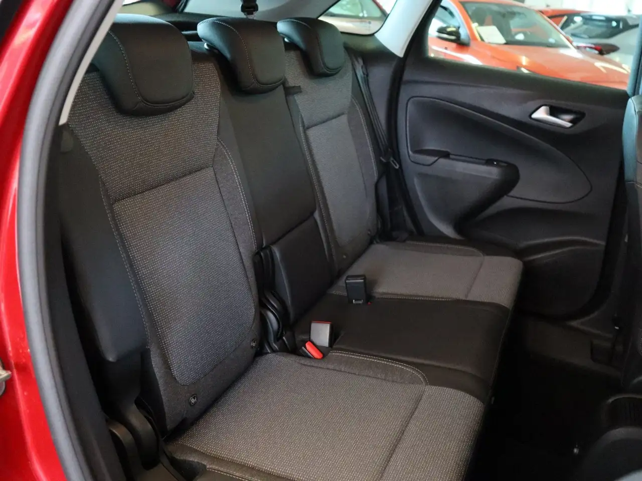Opel Crossland Elegance*Navi*Kamera*PDC*SHZ*LHZ* — Vehicle gallery 4