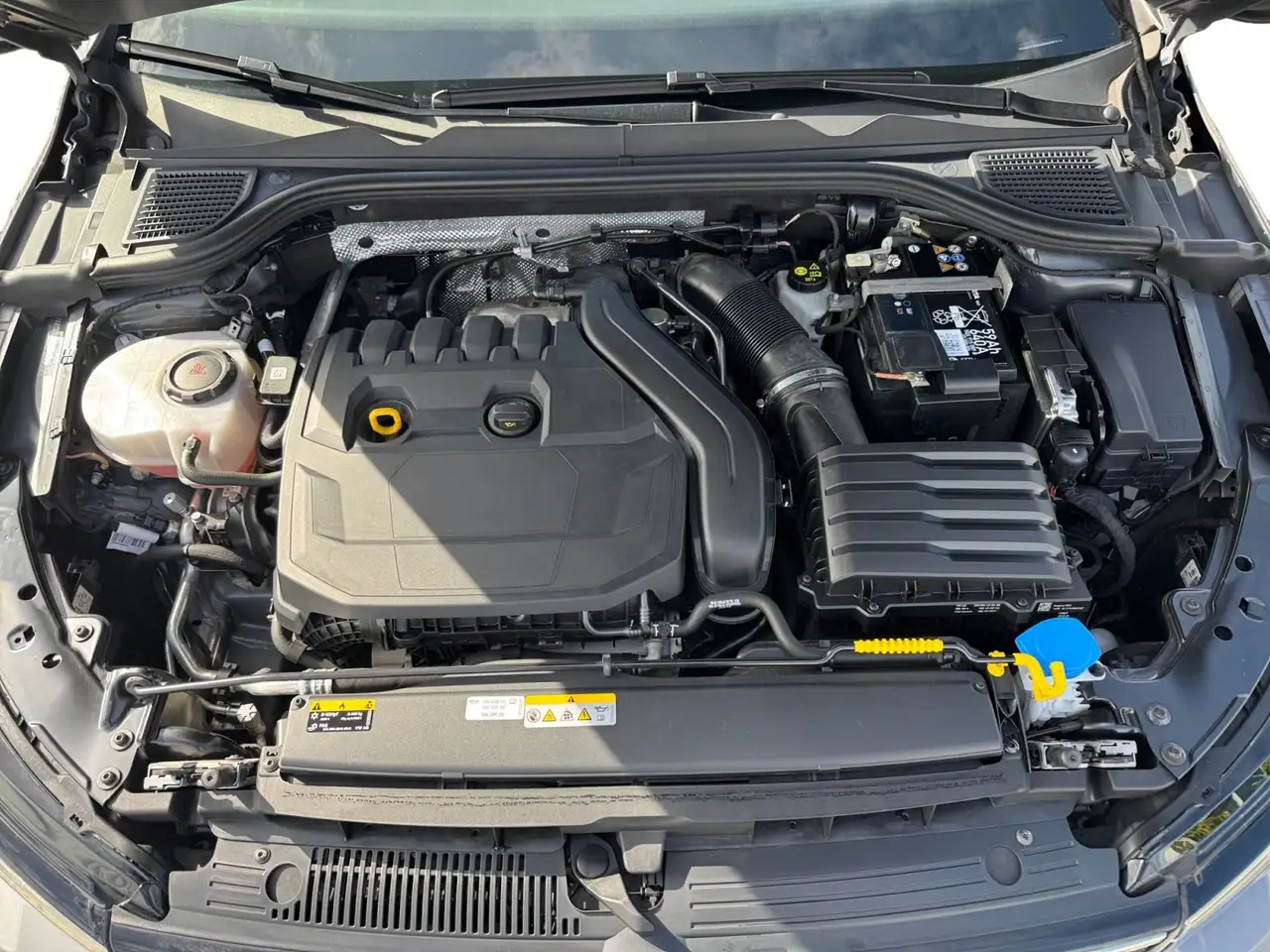 Volkswagen Golf VIII Style 1.5 eTSI DSG, LED/KAM/ACC/SHZ/NA — Vehicle gallery 12