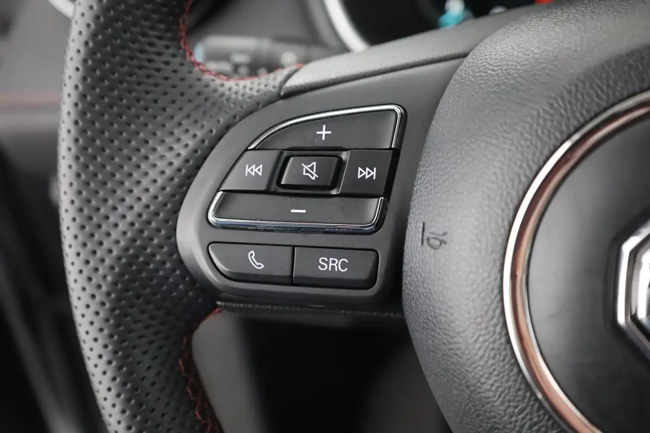 MG HS 1.5 T-GDI Luxury Aut. LED ACC Navi 360° Pano — Vehicle gallery 15