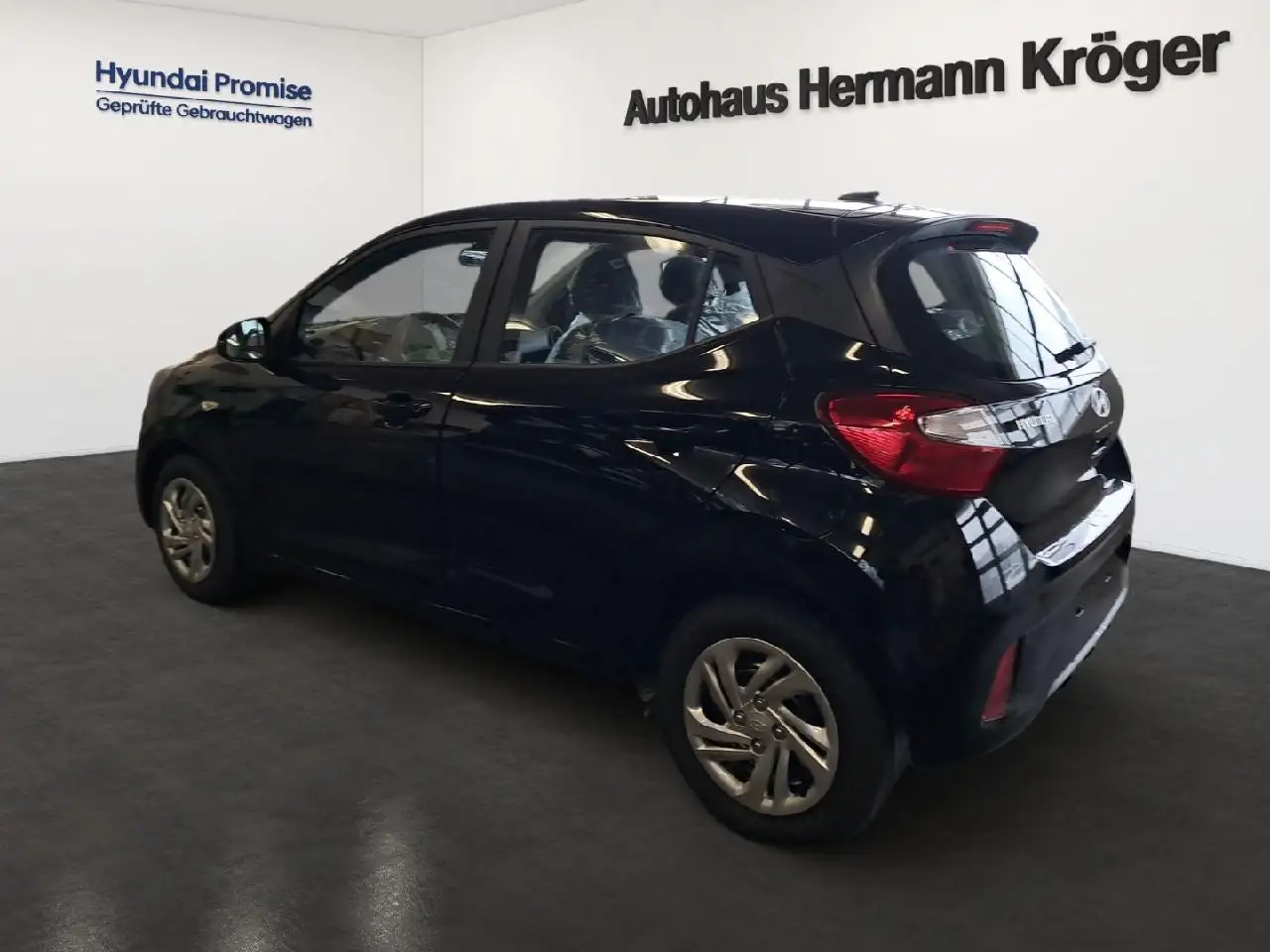 Hyundai i10 i10 Select Navi/R.Kamera/Klima uvm — معرض صور السيارة 4