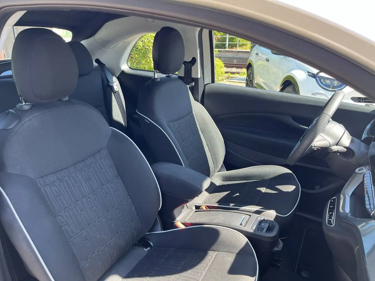 Fiat 500e Cabrio Basis *Batteriezertifikat* — Vehicle gallery 8