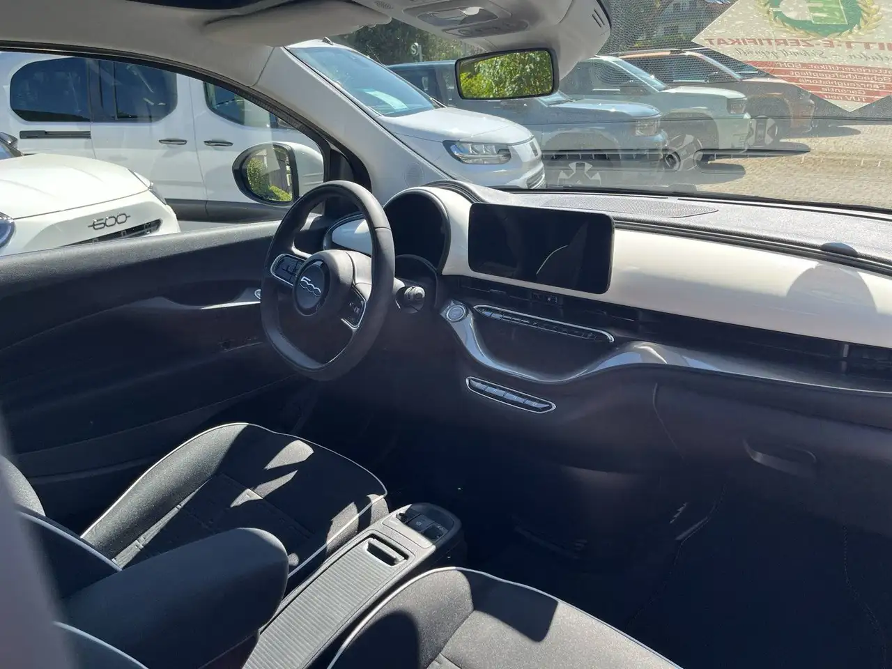 Fiat 500e Cabrio Basis *Batteriezertifikat* — Vehicle gallery 9