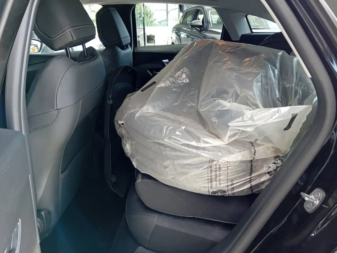 Citroen C4 1.2 PureTech 130 Max LED+Navi+SHZ+2xKlima+LM — Galería del vehículo 13