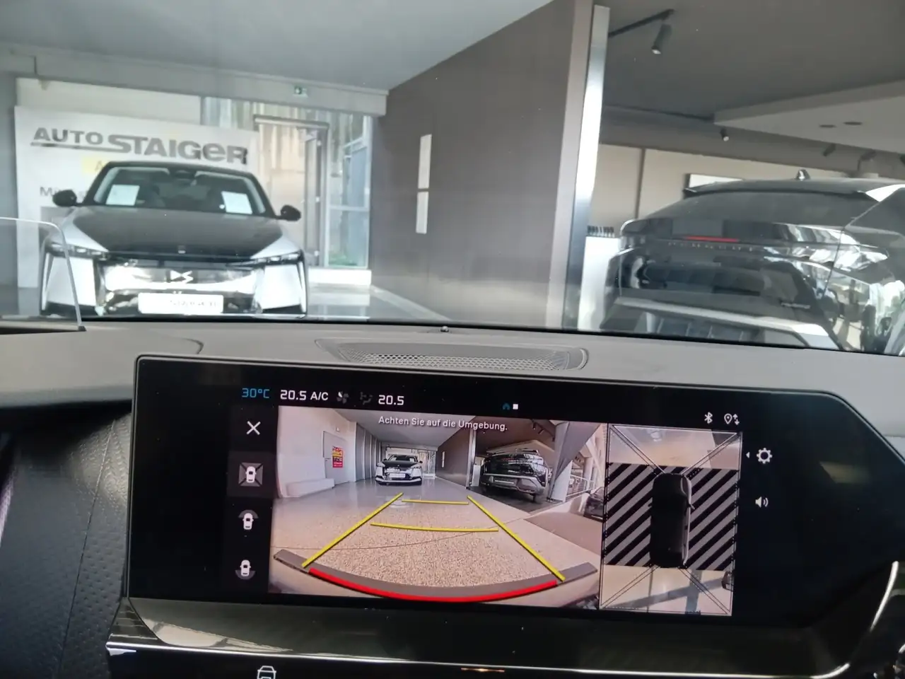 Citroen C4 1.2 PureTech 130 Max LED+Navi+SHZ+2xKlima+LM — Galería del vehículo 18