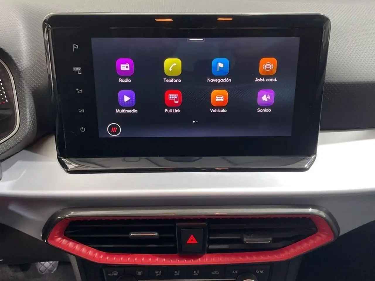 SEAT Arona 1.0 TSI S&S FR XM 115 — معرض صور السيارة 17