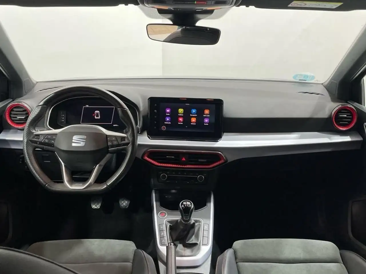 SEAT Arona 1.0 TSI S&S FR XM 115 — معرض صور السيارة 4