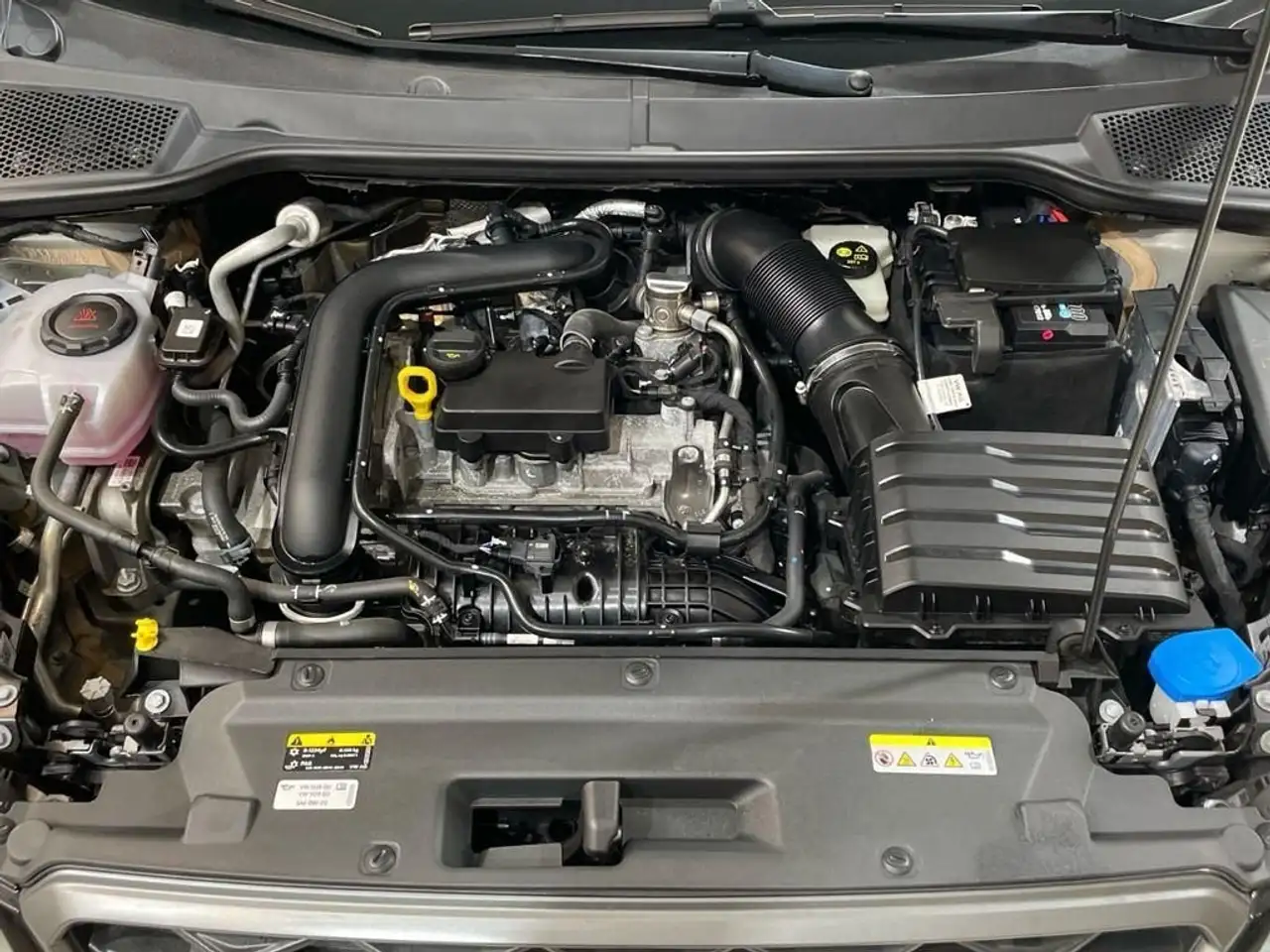 SEAT Arona 1.0 TSI S&S FR XM 115 — معرض صور السيارة 14