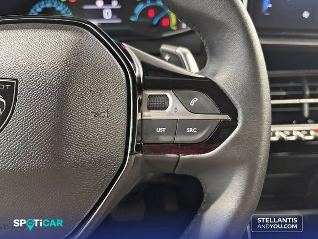 Peugeot 208 HYBRID 100 eDCS6 Active — معرض صور السيارة 14