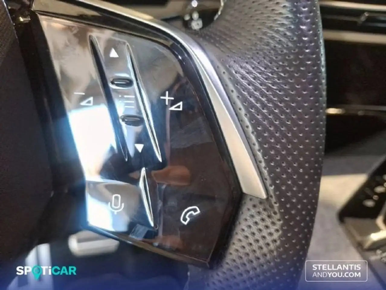 Peugeot 5008 Eléctrico 157kW GT — Galerie du véhicule 14