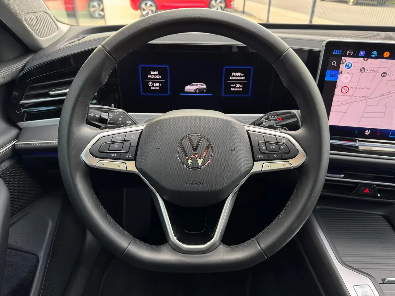 Volkswagen Passat Variant 1.5 eTSI/LED/AHK/360 KAM/LEDER/ — Vehicle gallery 10