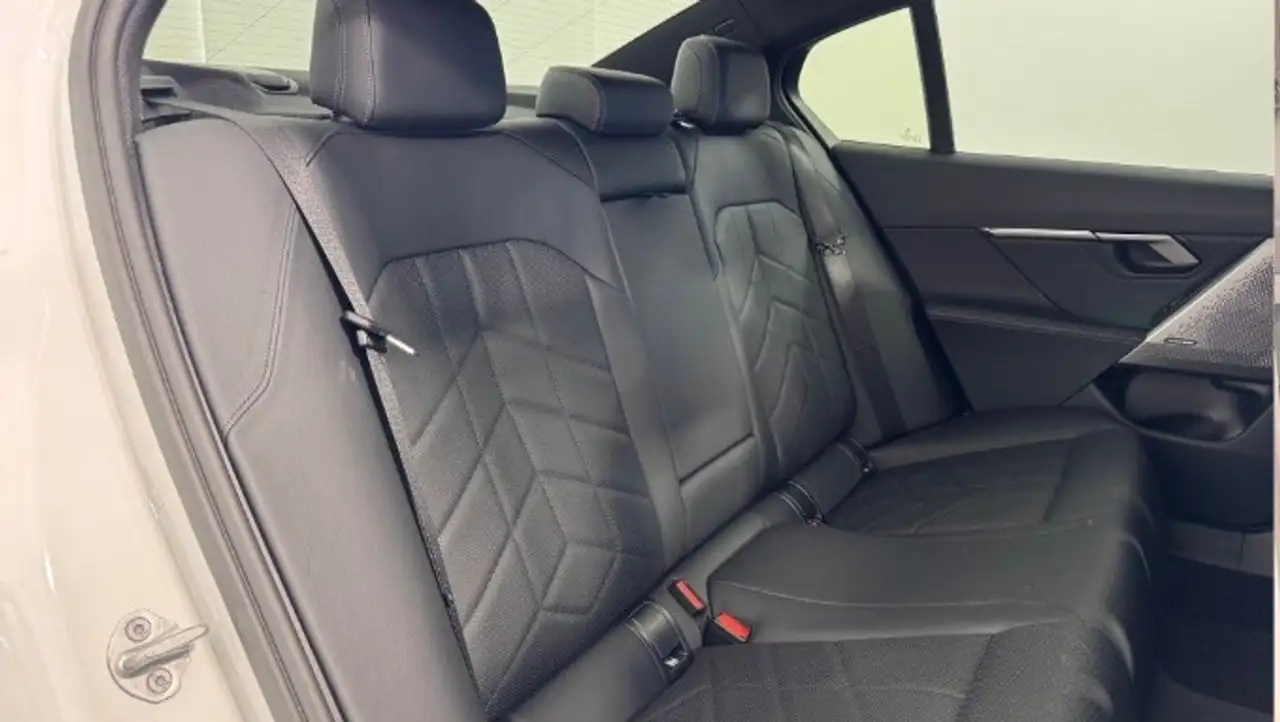 BMW 520 520iA M Sport M Sport — معرض صور السيارة 17