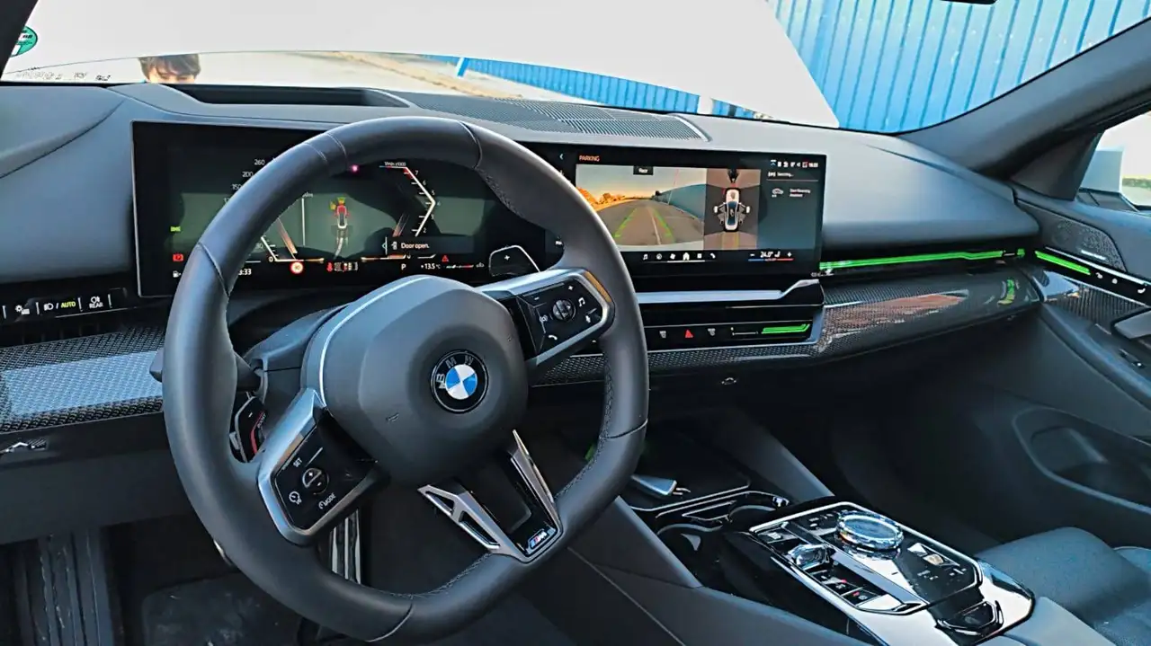 BMW 520 520iA M Sport M Sport — معرض صور السيارة 3