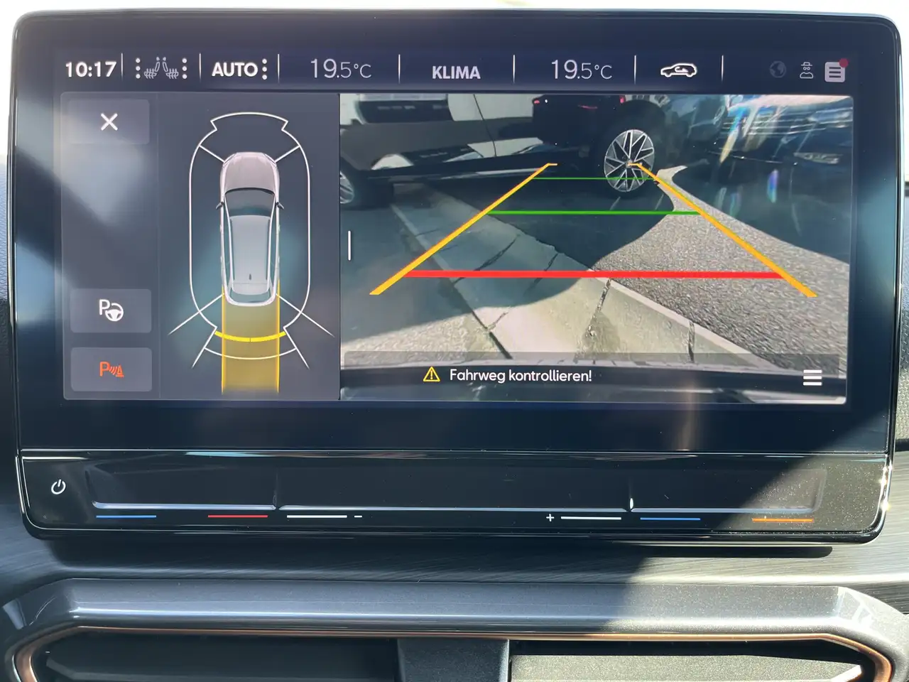 CUPRA Leon SP 2.0 TSI DSG 175€ m.20% Anz. AHK Navi ACC LED — معرض صور السيارة 27