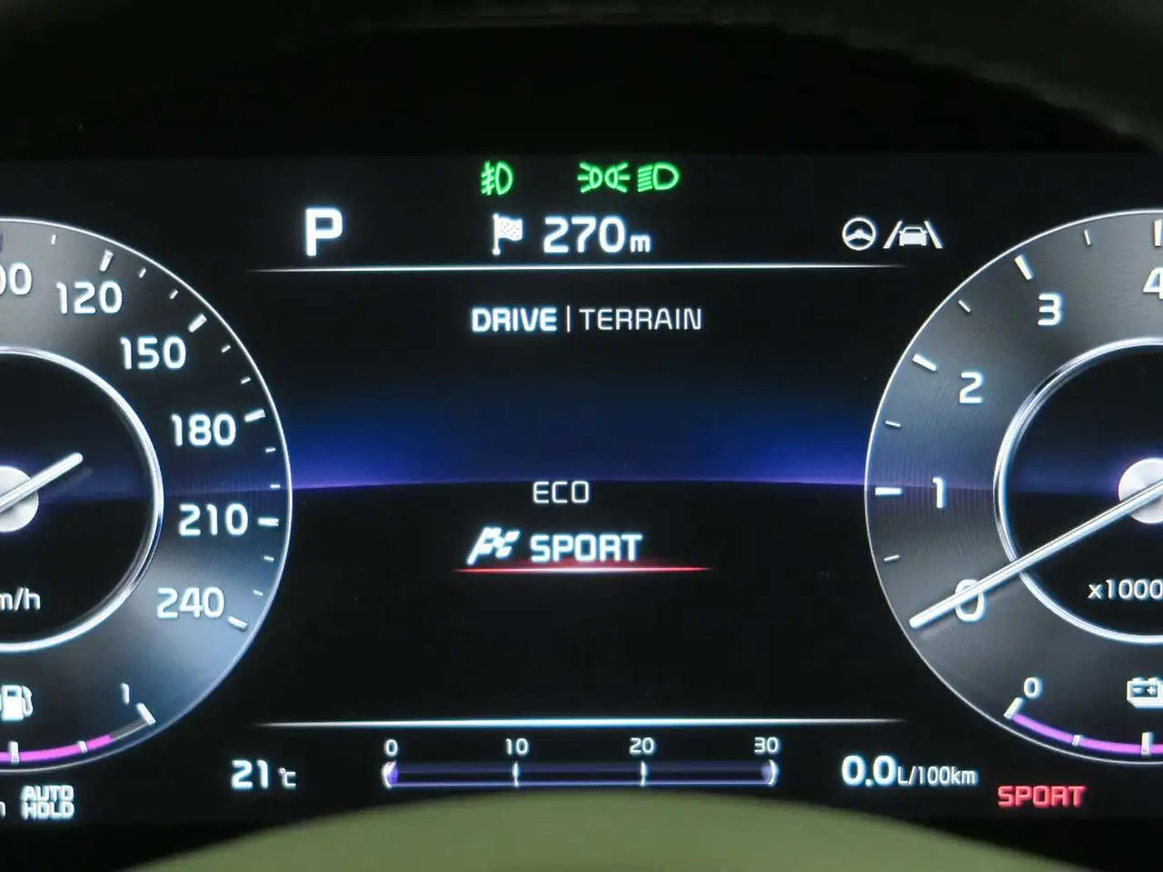 Kia Sportage Plug-in Hybrid 1.6 T-GDI AWD GT Line! — Galería del vehículo 28