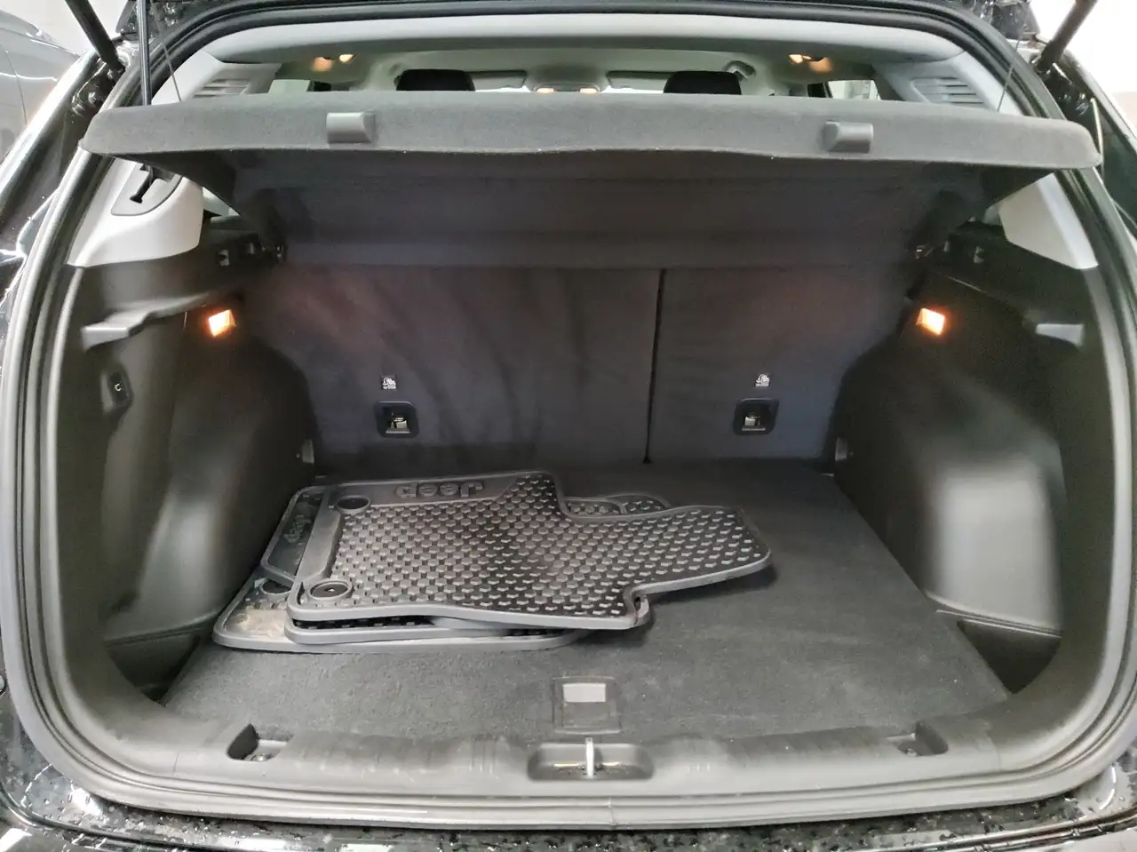 Jeep Compass Limited Plug-In Hybrid 4WD Navi LED RFK — Vehicle gallery 12
