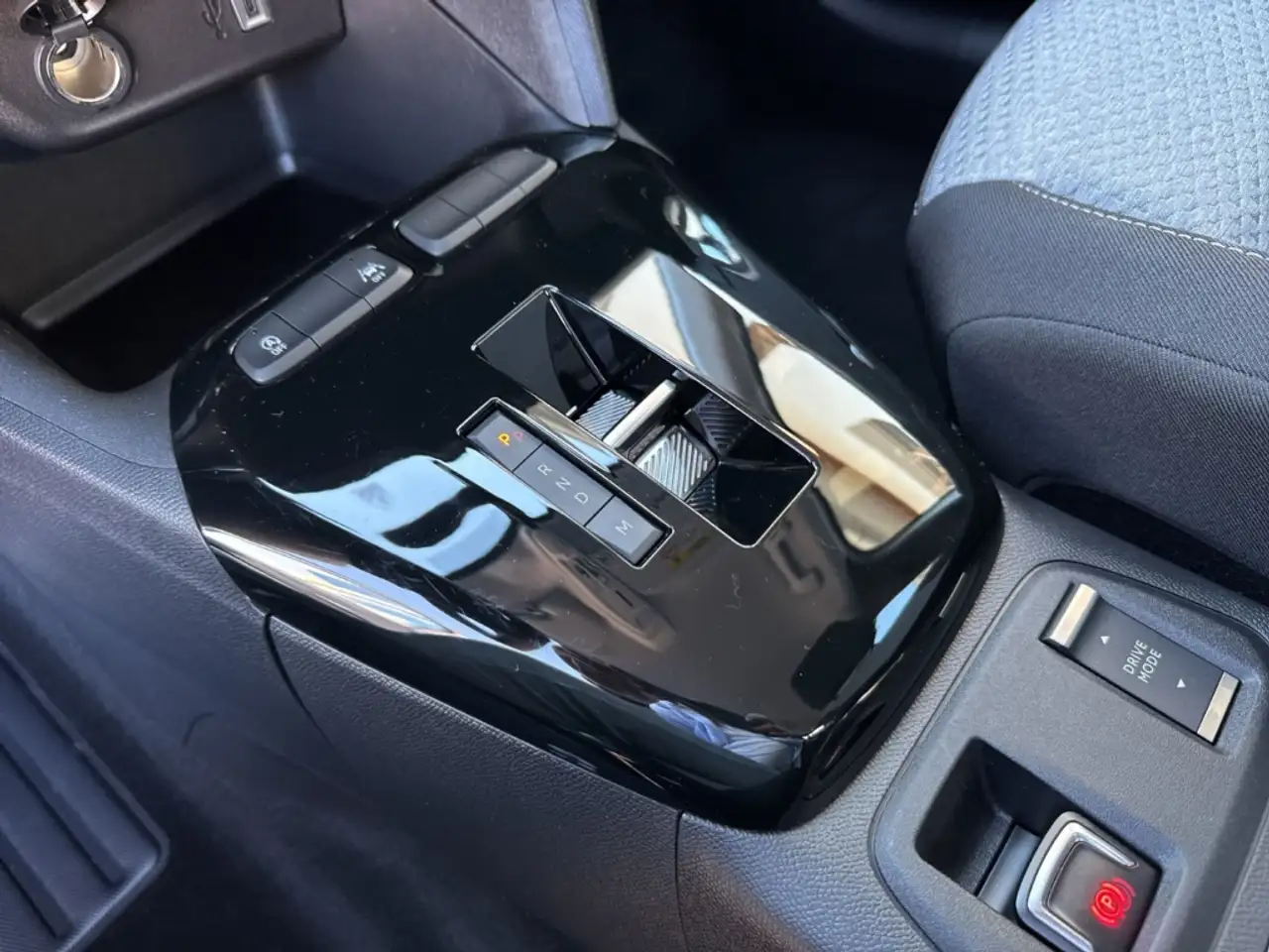 Opel Corsa Edition 1.2 100 PS Autom. LED PDC Carplay — Galerie du véhicule 21