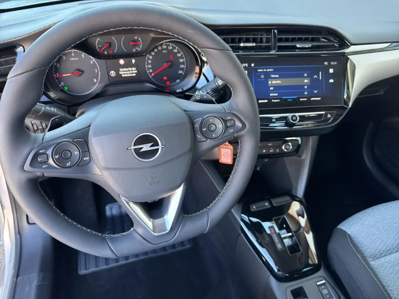 Opel Corsa Edition 1.2 100 PS Autom. LED PDC Carplay — Galerie du véhicule 19
