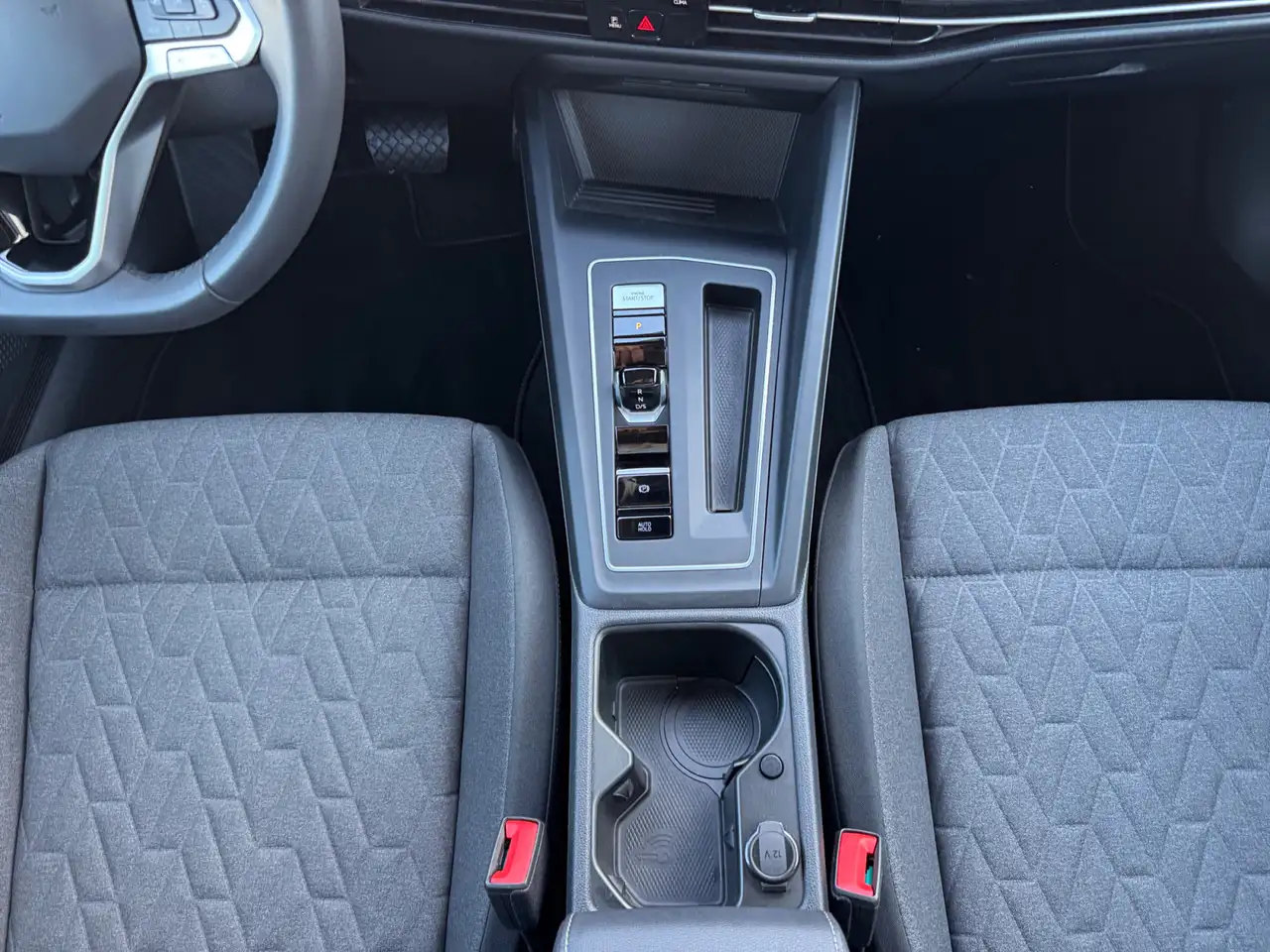 Volkswagen Golf VIII 1.5TSI DSG Life ACC Cam LED Navi Sitzh — Vehicle gallery 8