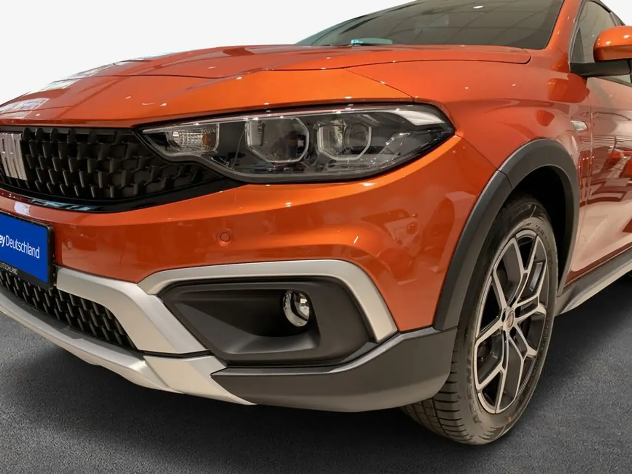 Fiat Tipo 1.5 Hybrid Cross 96 kW, 5-türig (Benzin/Elekt — Galerie du véhicule 4