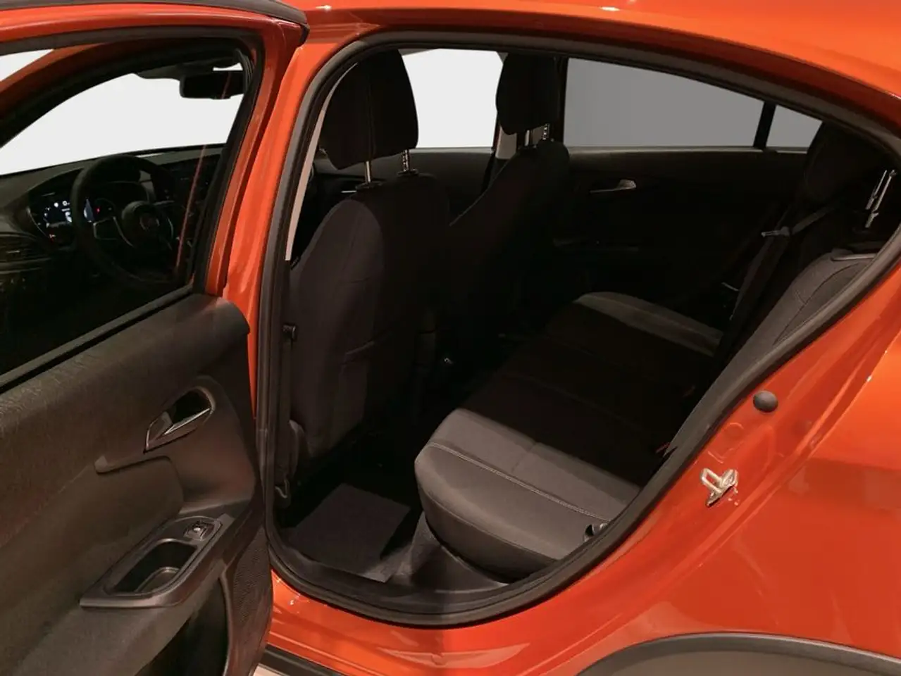 Fiat Tipo 1.5 Hybrid Cross 96 kW, 5-türig (Benzin/Elekt — Galerie du véhicule 7