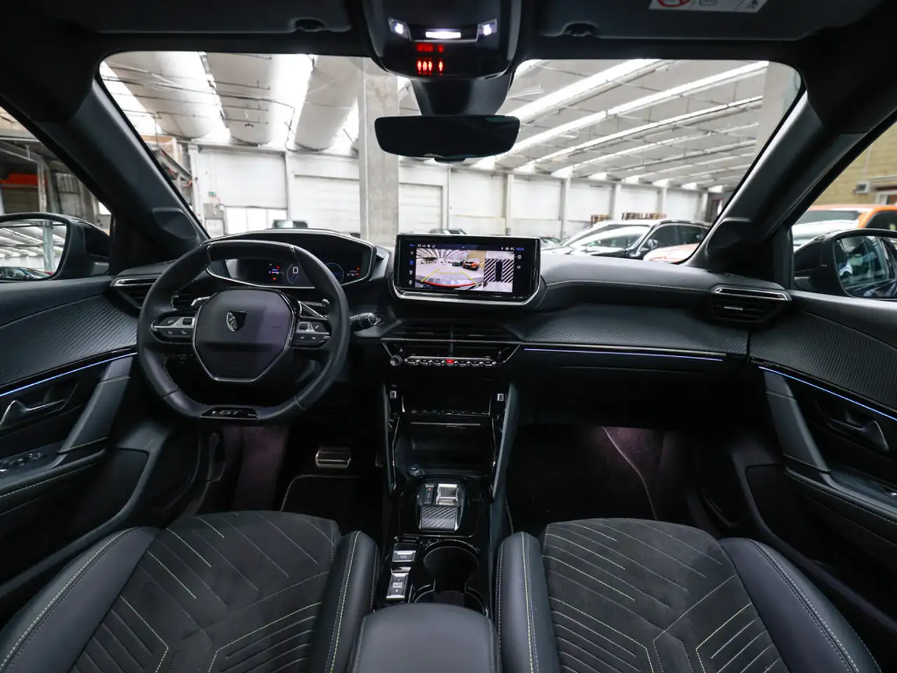 Peugeot 208 GT Hybrid 136 e-DSC6 PANO LED 360° KAMERA — معرض صور السيارة 8