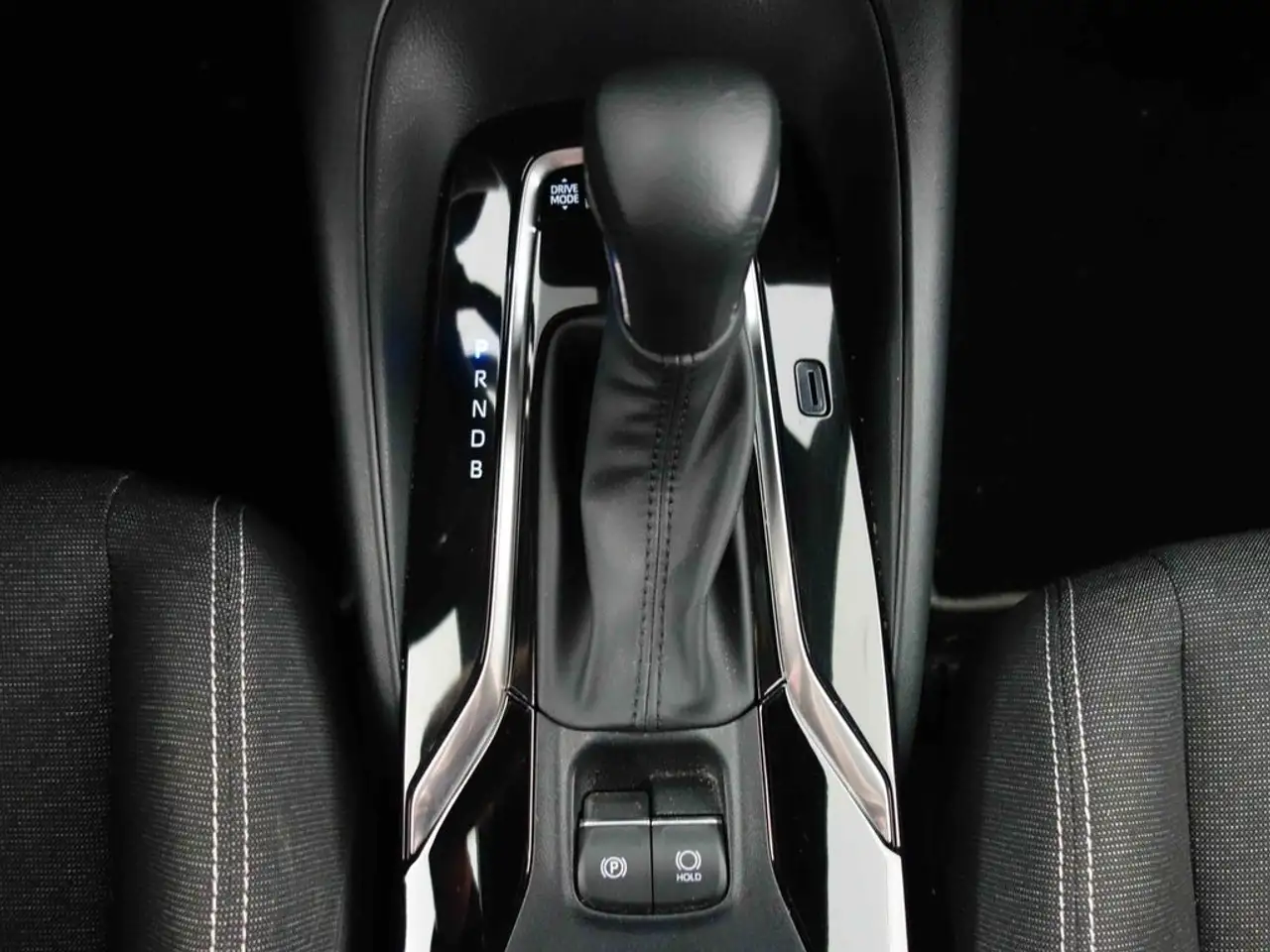 Toyota Corolla 140H Active Plus Touring Sport — Vehicle gallery 18