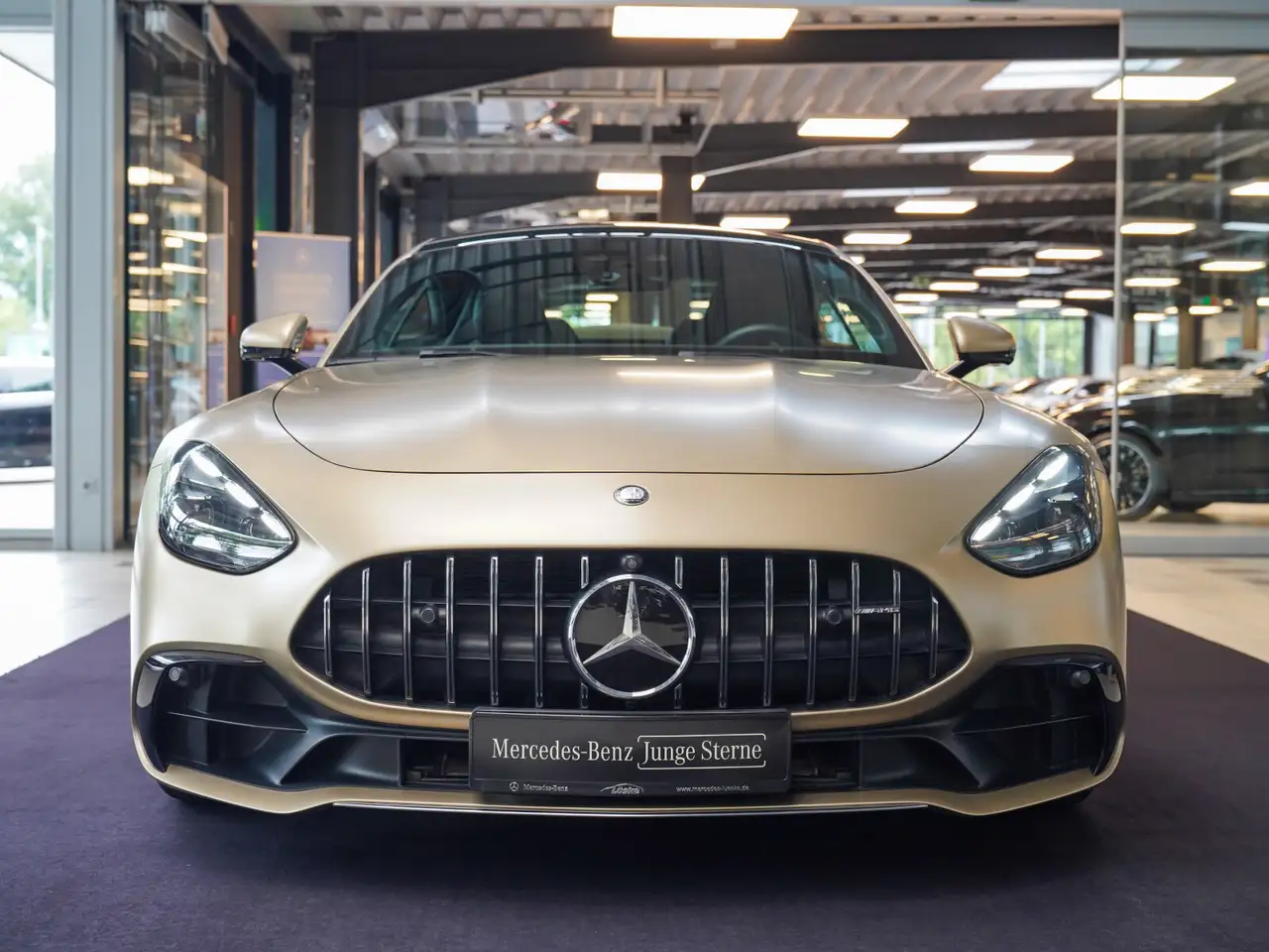 Mercedes-Benz AMG GT AMG GT 43 kalaharigold MATTLACK Performance Sitz — Galería del vehículo 2