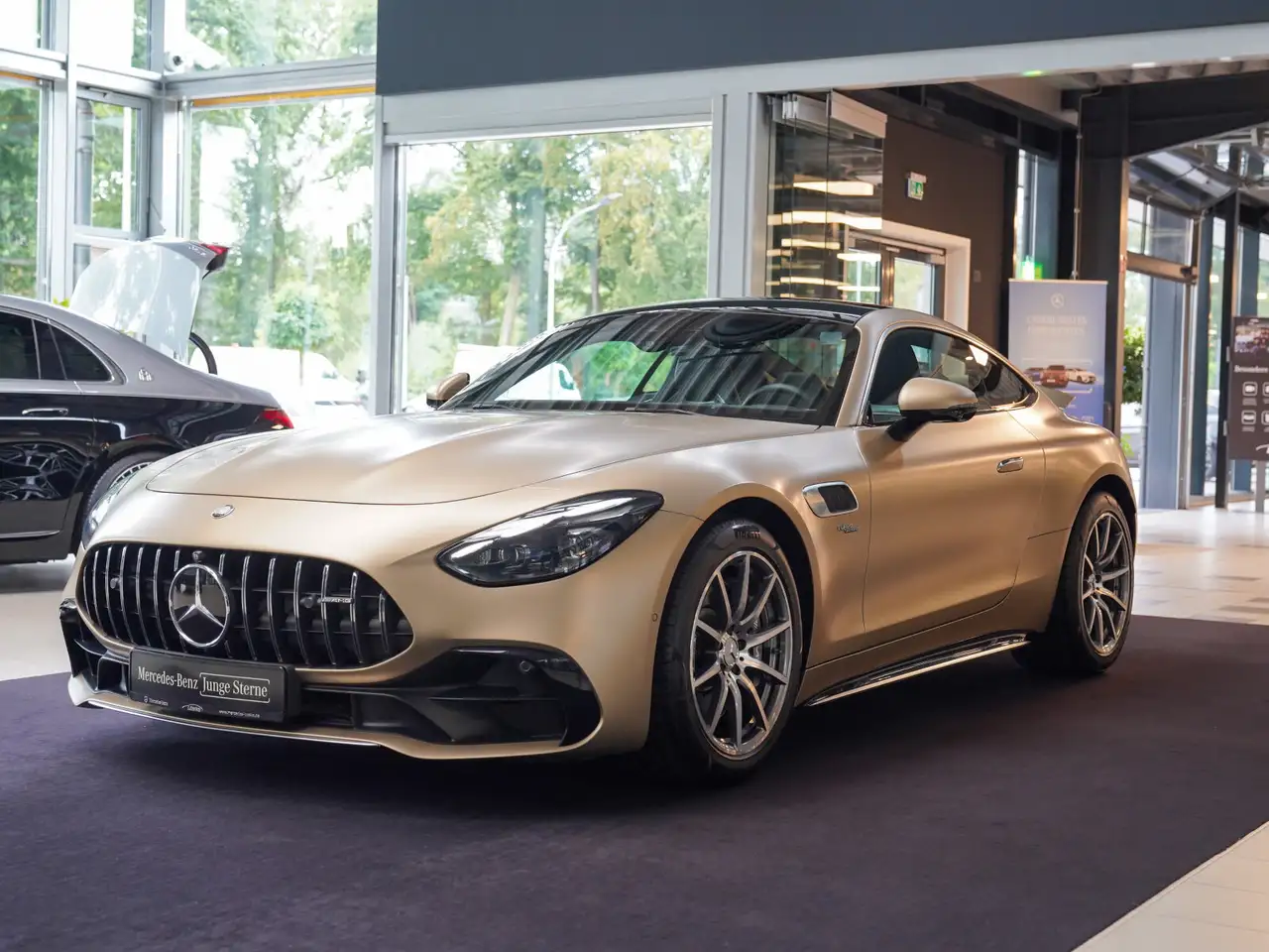 Mercedes-Benz AMG GT AMG GT 43 kalaharigold MATTLACK Performance Sitz — Galería del vehículo 7
