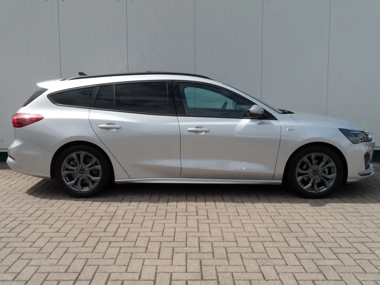 Ford Focus Turnier ST-Line X+Cam+Panoramadach+AHK+AT — Galerie du véhicule 3