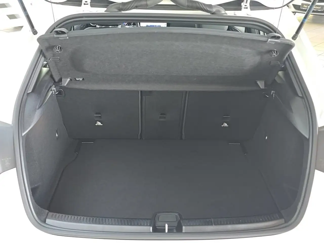 Mercedes-Benz A 180 Progressive Adv. TOTWINK+LED+KAM&PDC+MBUX+ — معرض صور السيارة 20