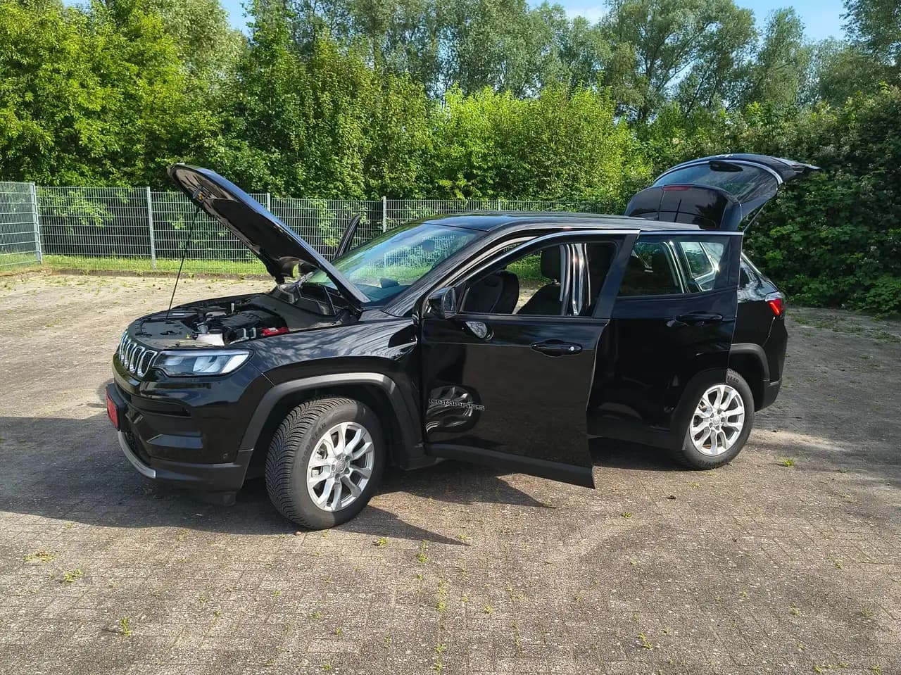 Jeep Compass Altitude Mild-Hybrid FWD — معرض صور السيارة 2