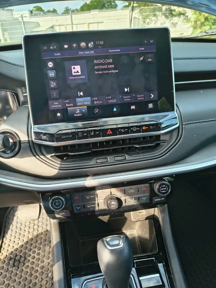 Jeep Compass Altitude Mild-Hybrid FWD — معرض صور السيارة 31