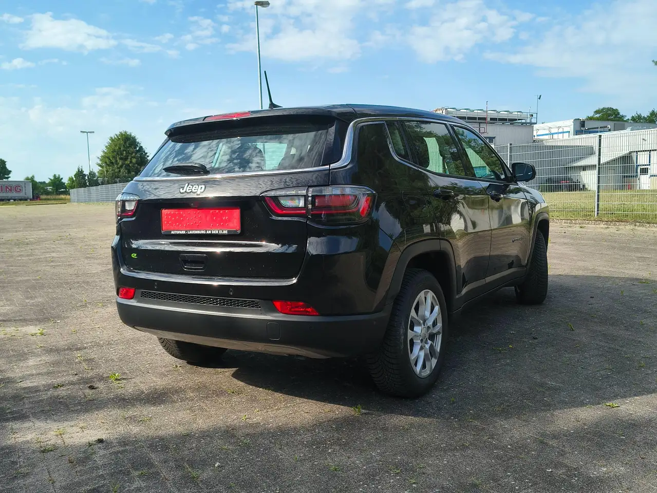 Jeep Compass Altitude Mild-Hybrid FWD — معرض صور السيارة 11
